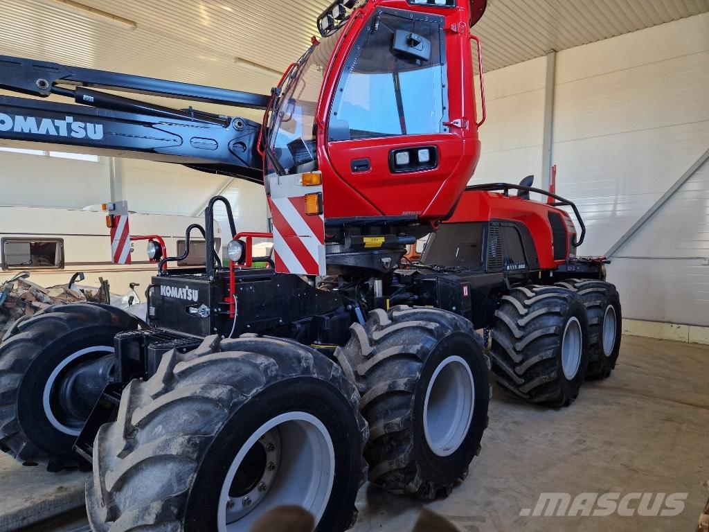 Komatsu 931 XC Harvesterji