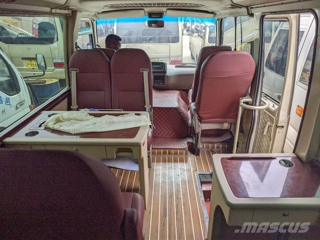 Toyota Coaster Bus Mini avtobusi