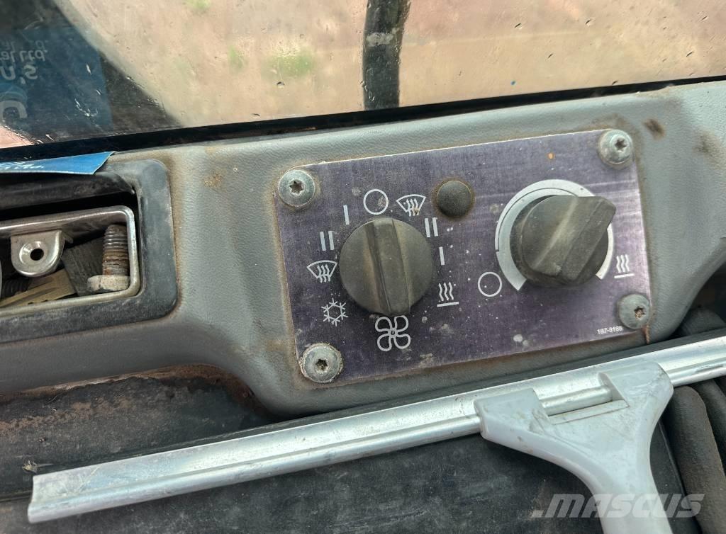 CAT 963 C Nakladalci goseničarji