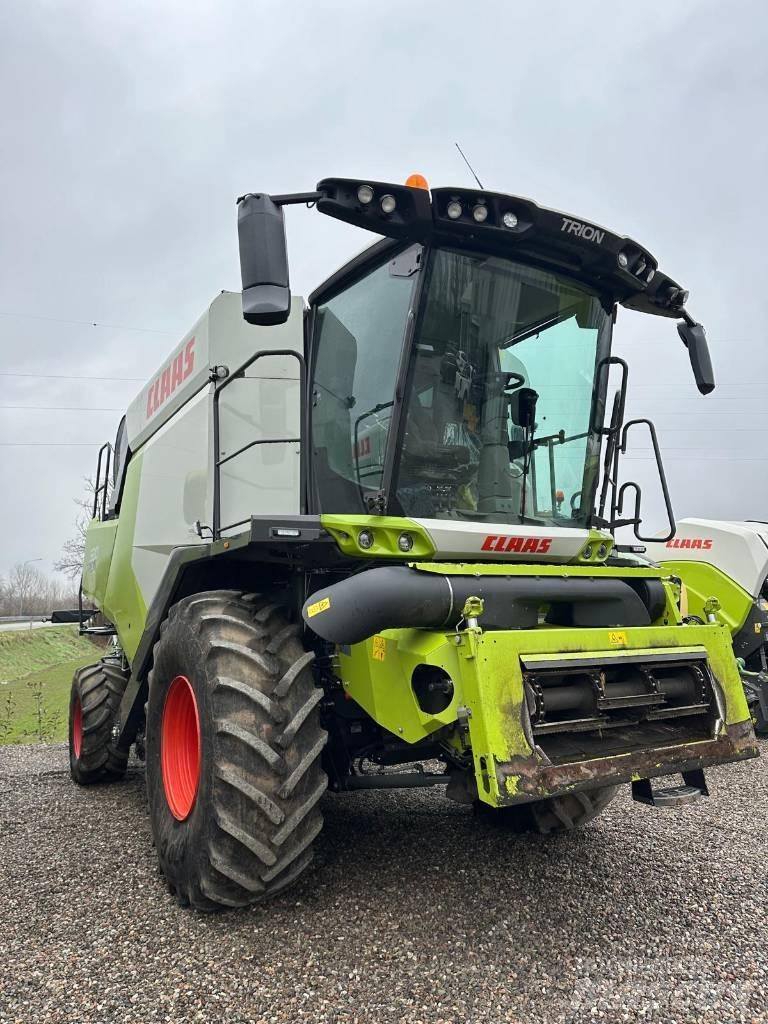 CLAAS Trion 530 Kombajni