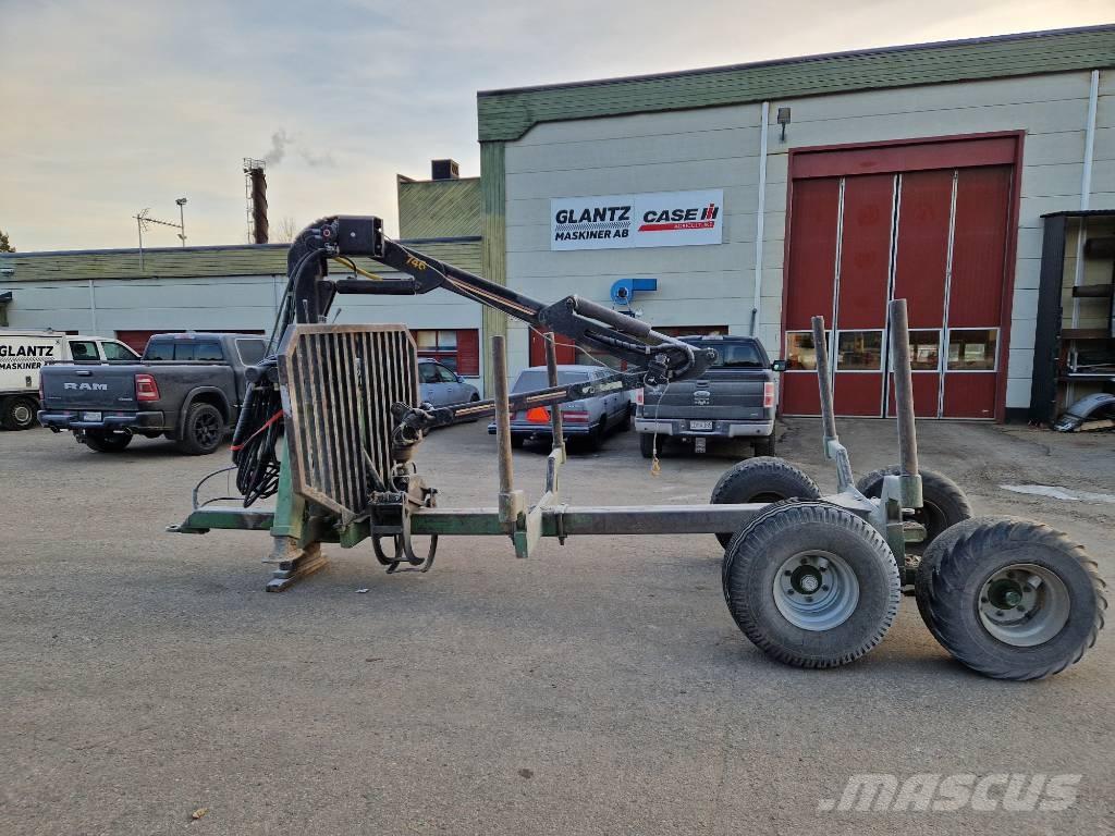 Farma 746 Gozdarske prikolice