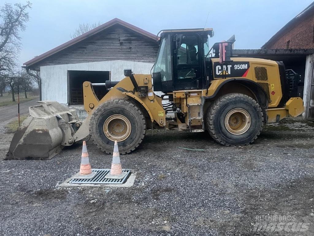 CAT 950 M Kolesni nakladalci