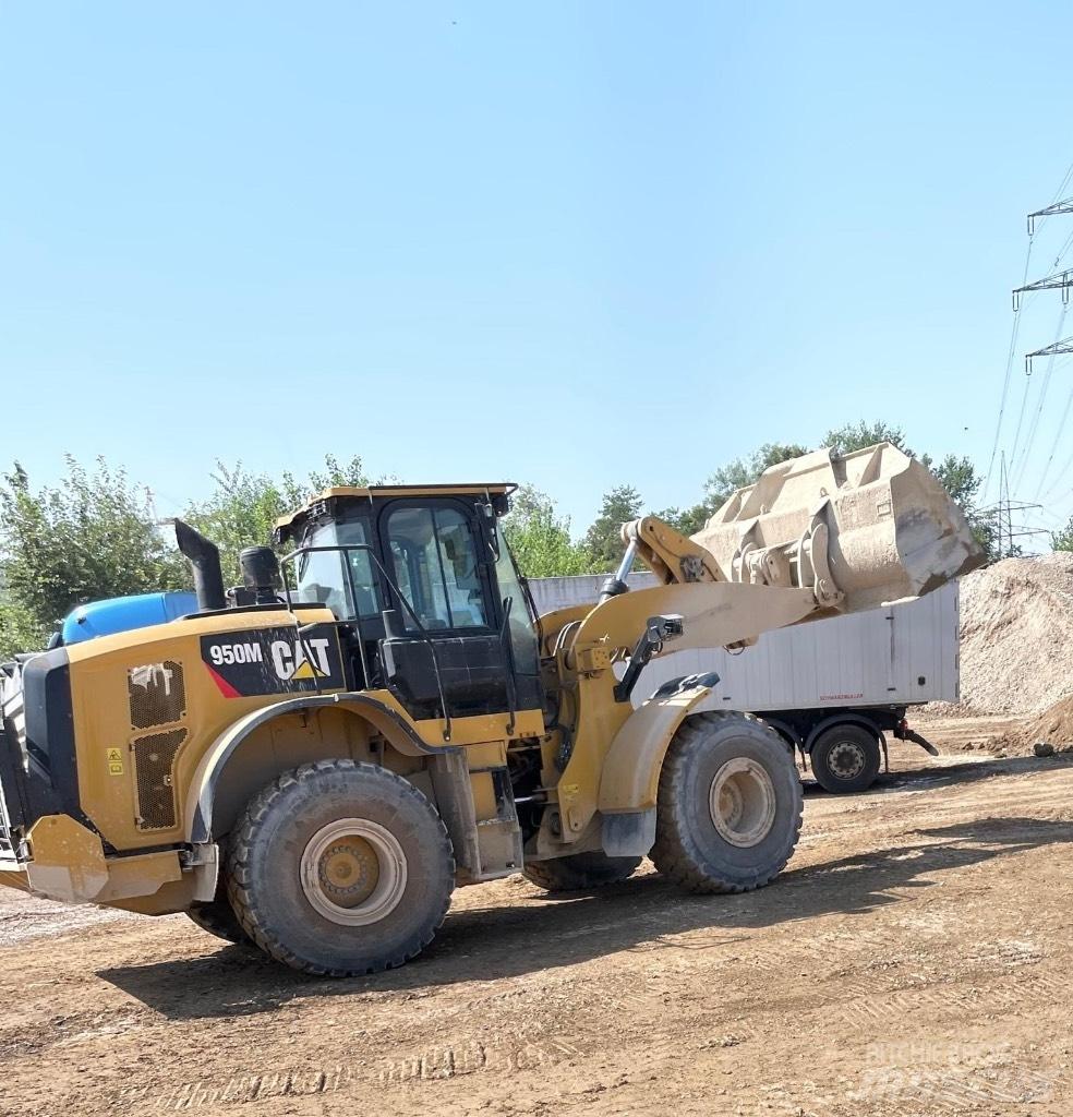 CAT 950 M Kolesni nakladalci