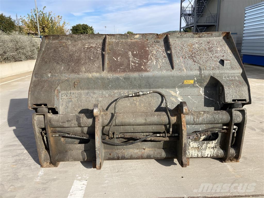 Liebherr L 538 Kolesni nakladalci