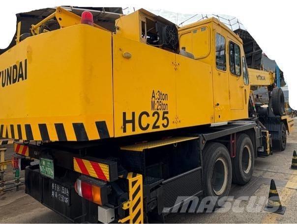 Hyundai HC 25 Dvigala na gosenicah