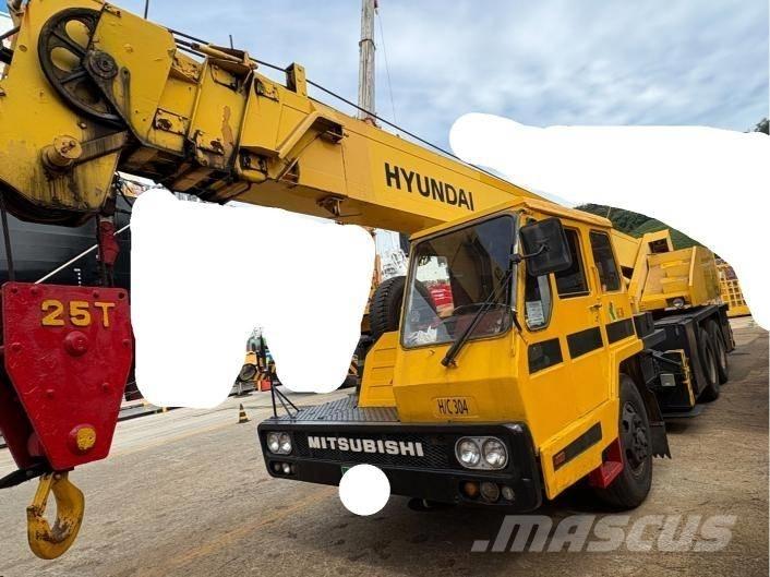 Hyundai HC 25 Dvigala na gosenicah