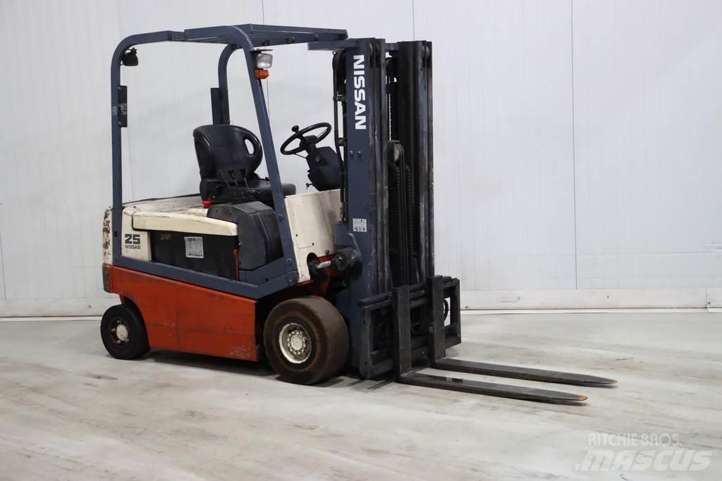 Nissan Q02L25CU Električni viličarji
