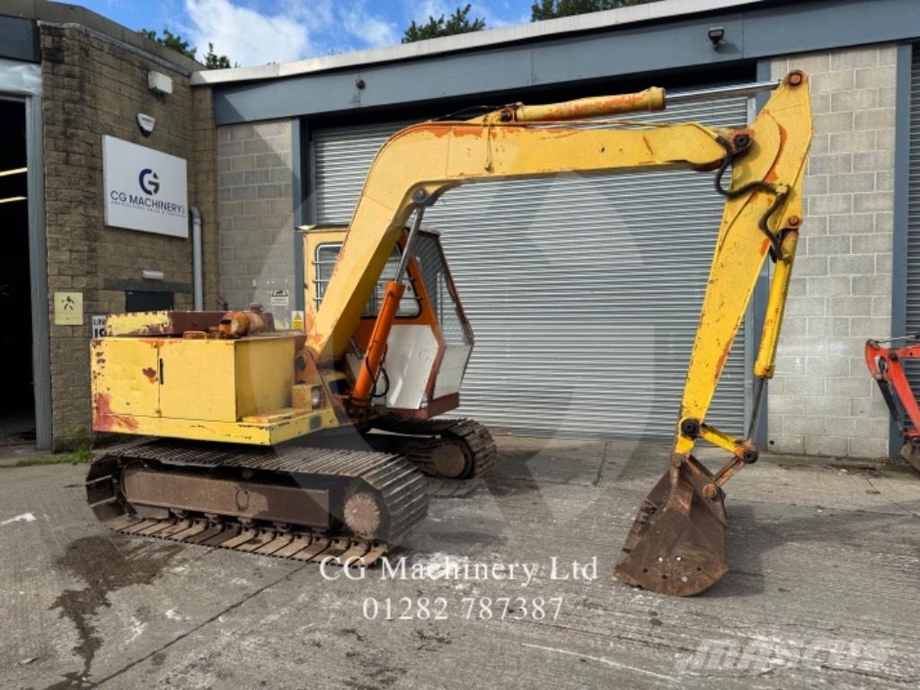 Hitachi UH031 Bagri goseničarji