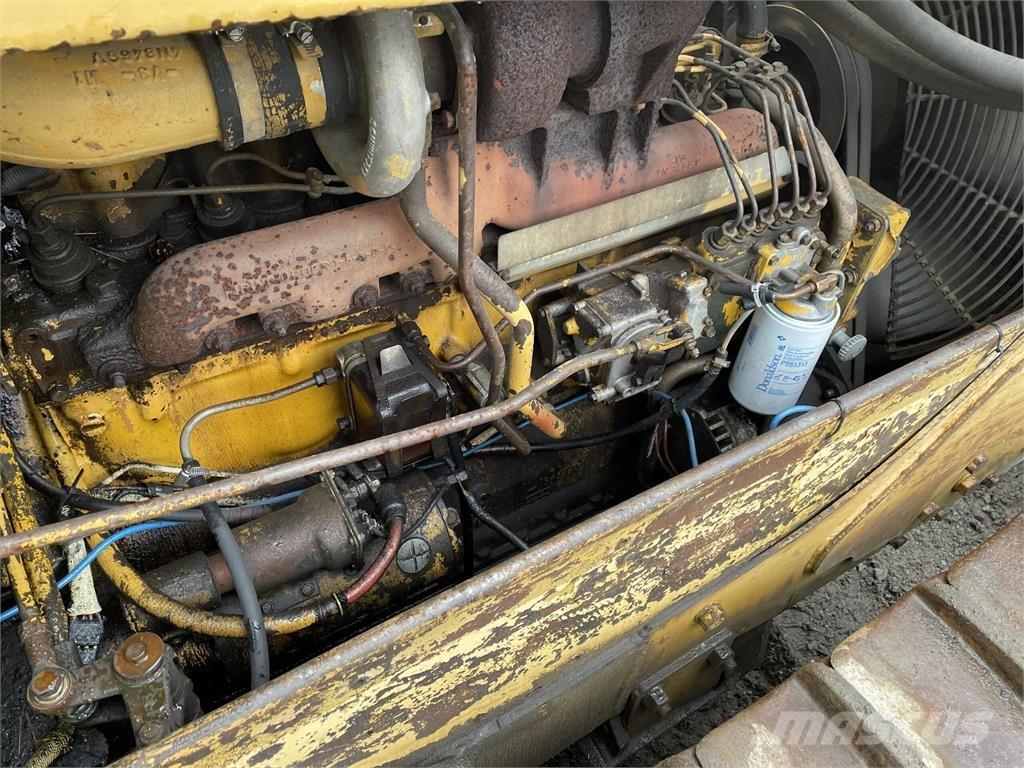 CAT D6D Buldožerji goseničarji