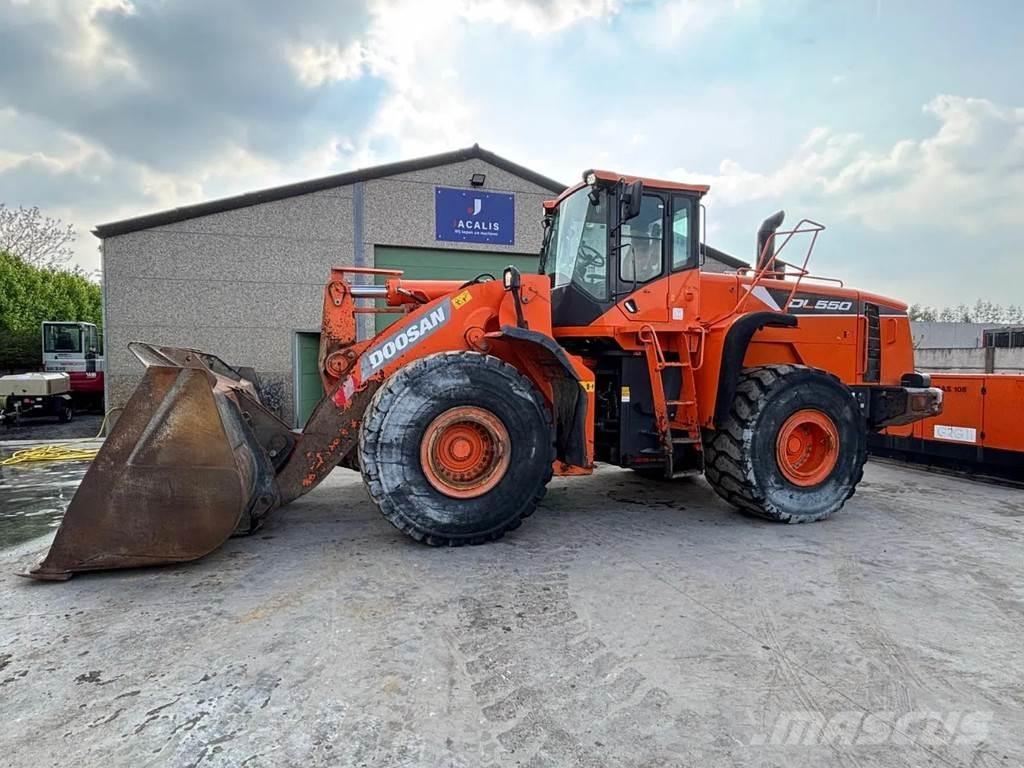 Doosan DL550 Kolesni nakladalci