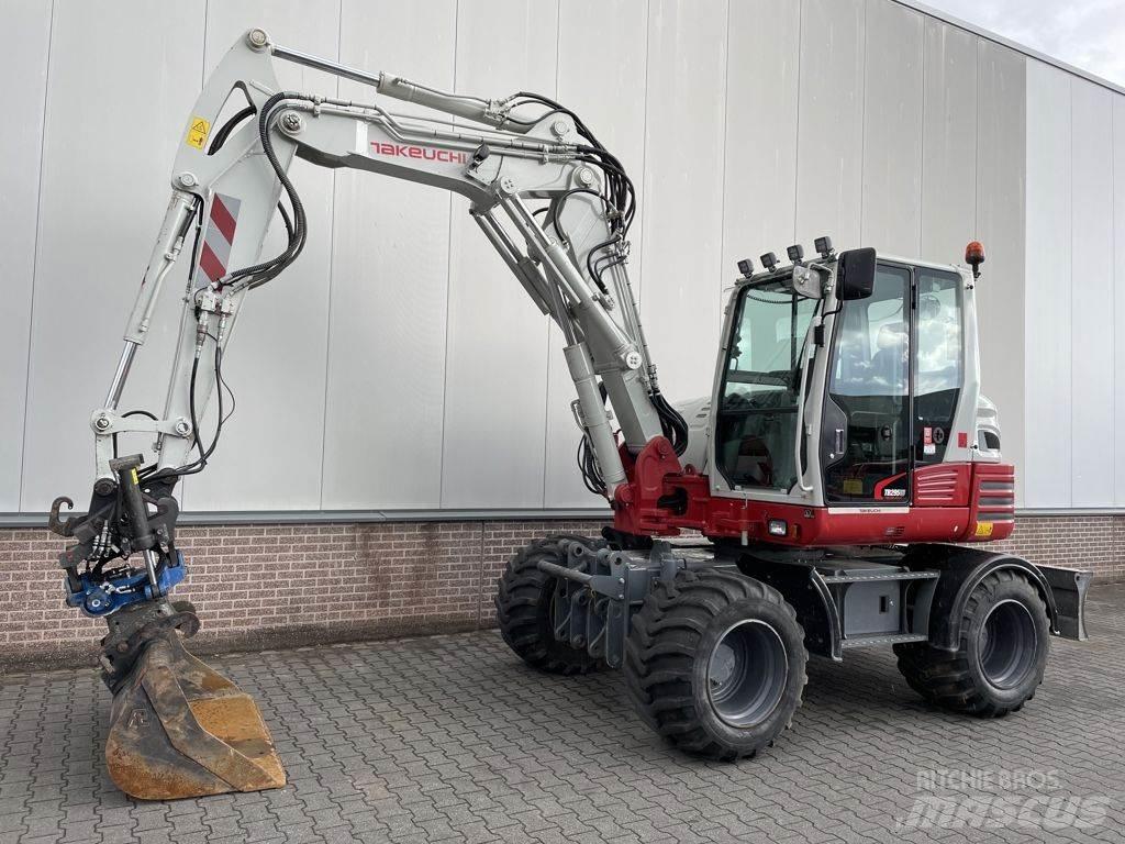 Takeuchi TB295W Bagri na kolesih