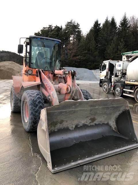 Fiat-Kobelco W110 Kolesni nakladalci