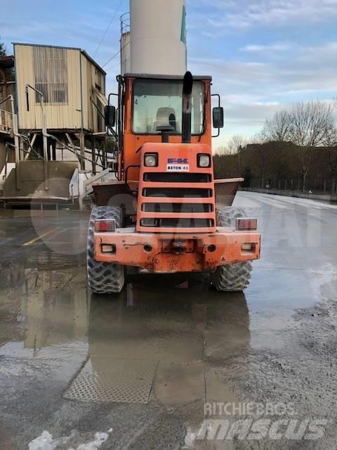 Fiat-Kobelco W110 Kolesni nakladalci