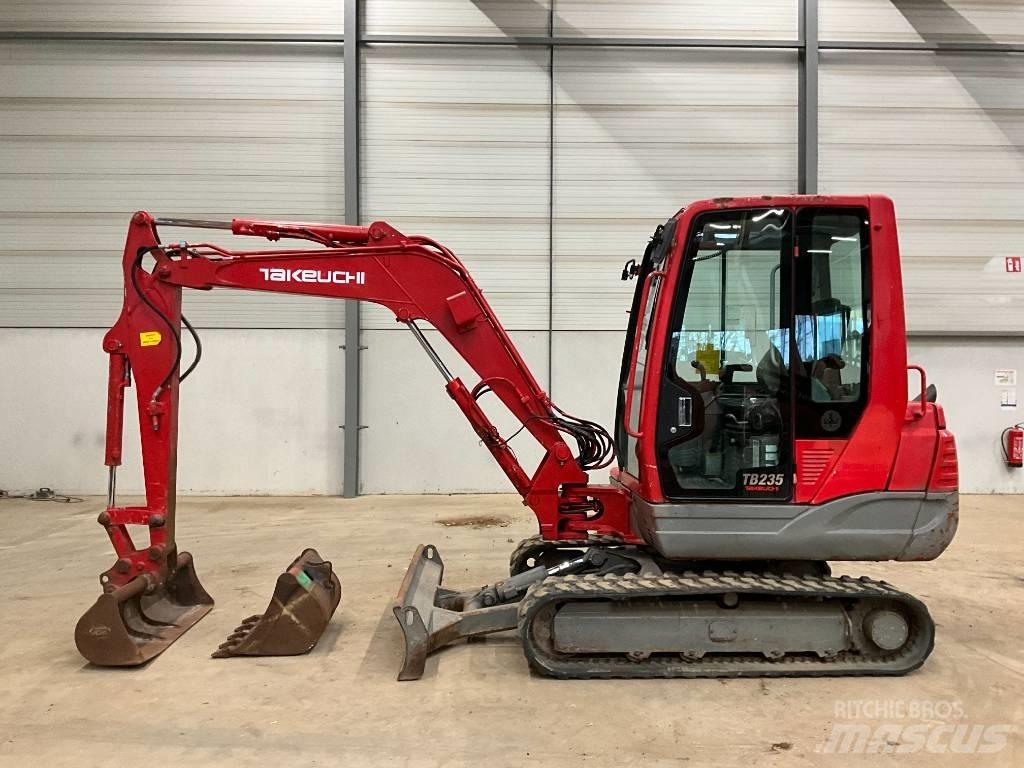 Takeuchi TB 235 Mini bagri <7t