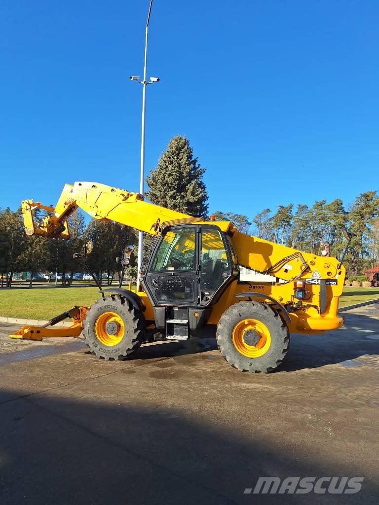 JCB 540-200 540-200 Večnamenski nakladalci