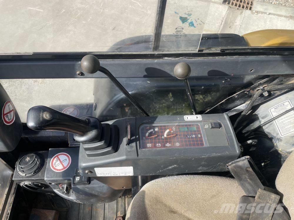 CAT 302.5 Mini bagri <7t