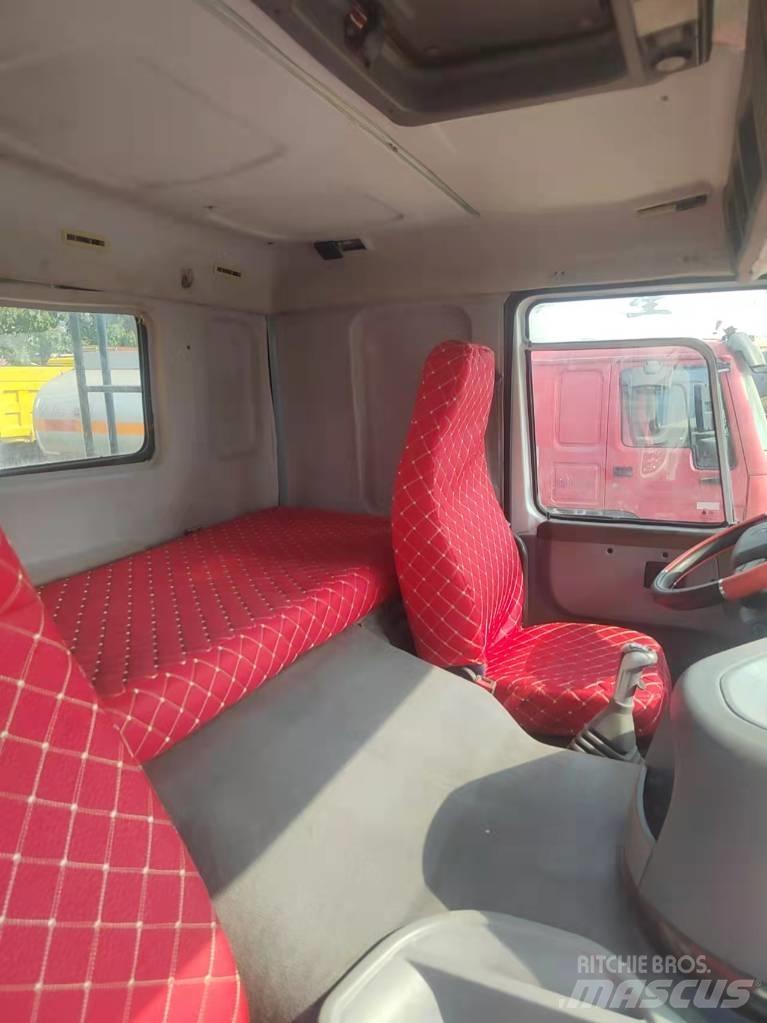 Howo 375 8X4 Tovornjaki z žerjavom