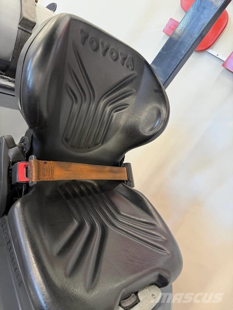 Toyota 11051 - 8FBE15T Električni viličarji