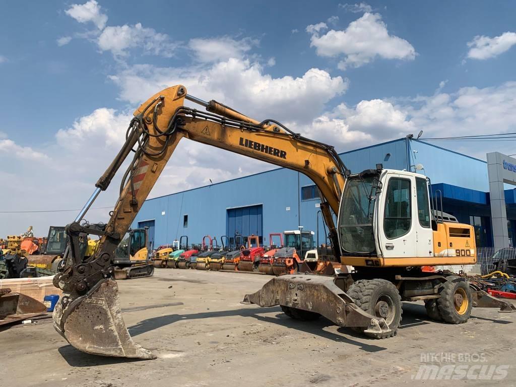 Liebherr A 900 C Bagri na kolesih