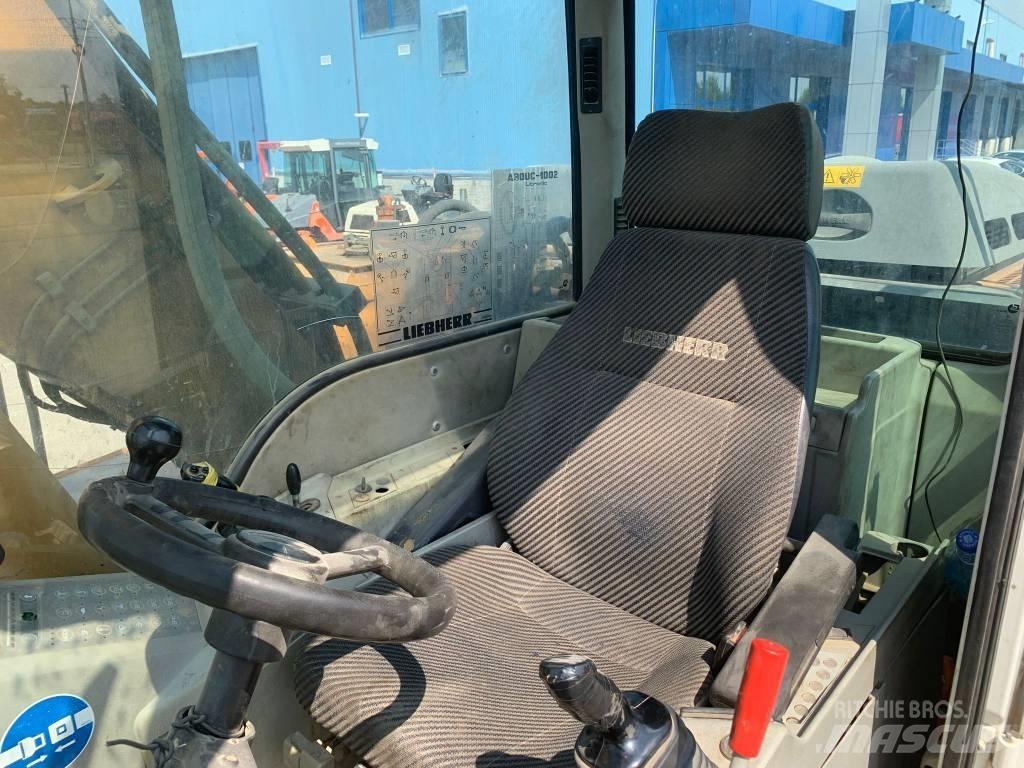 Liebherr A 900 C Bagri na kolesih
