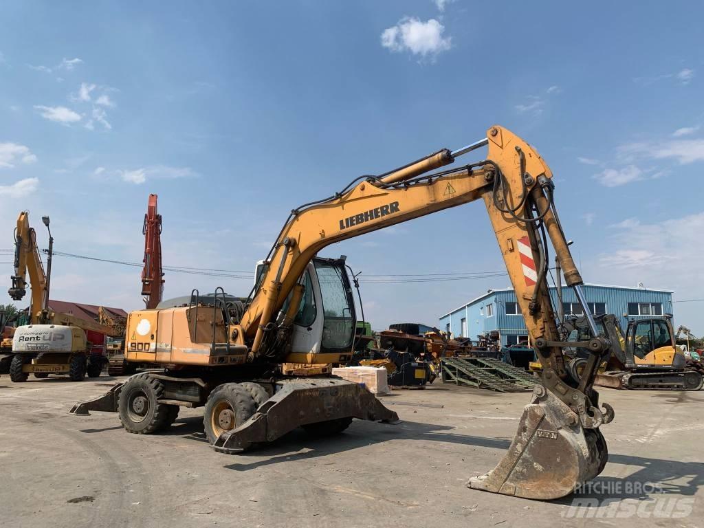 Liebherr A 900 C Bagri na kolesih