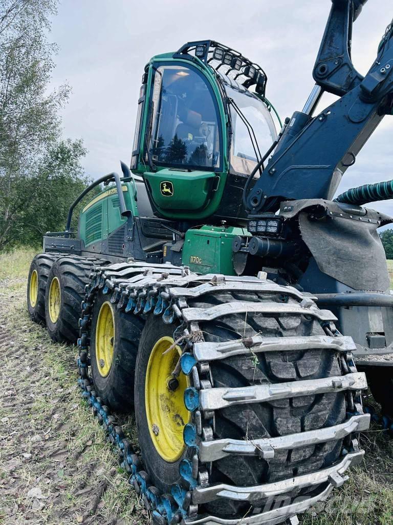 John Deere 1170G 8W Harvesterji