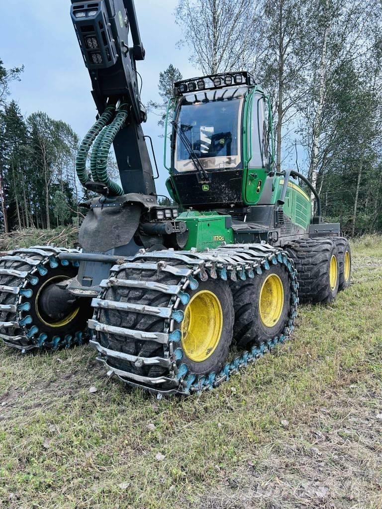 John Deere 1170G 8W Harvesterji