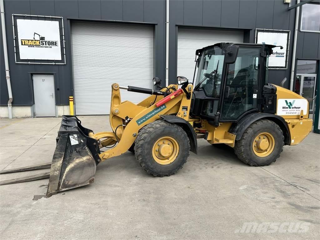CAT 906M (8758) Večnamenski nakladalci