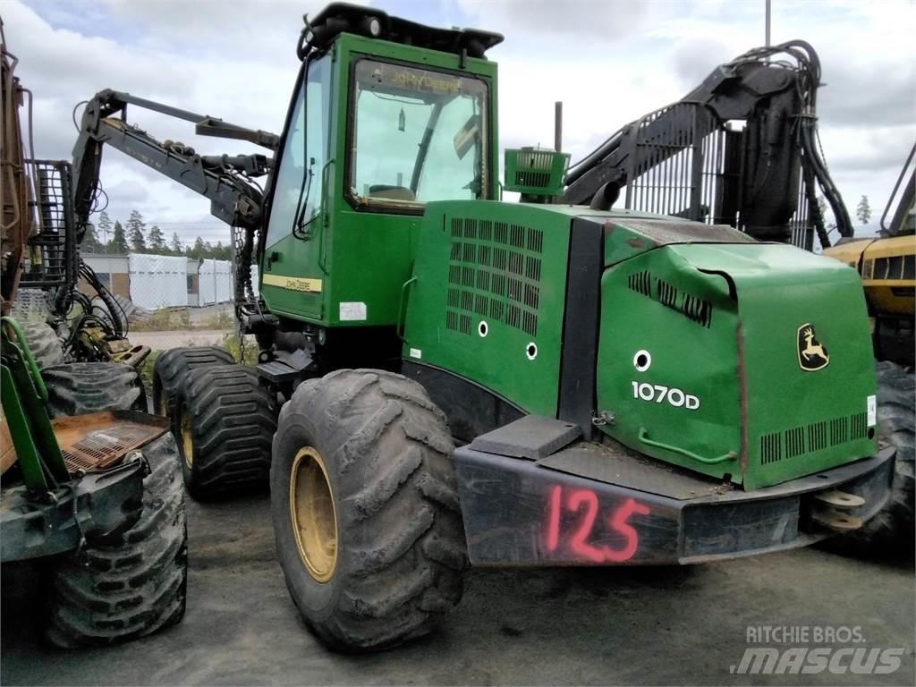 John Deere 1070 D Harvesterji