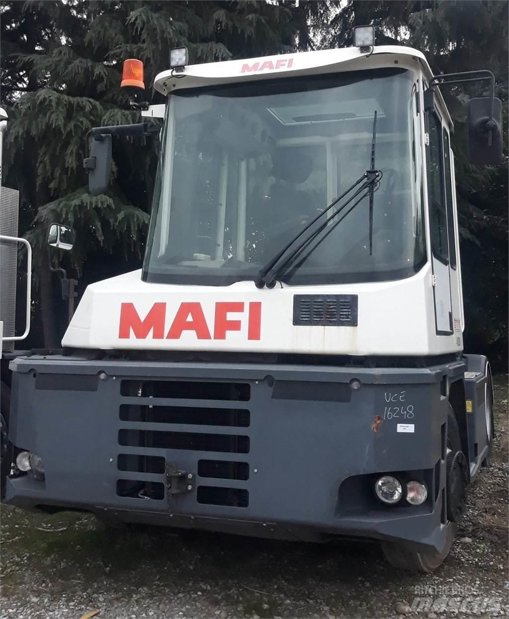  R332-4x4 Terminalni vlačilci