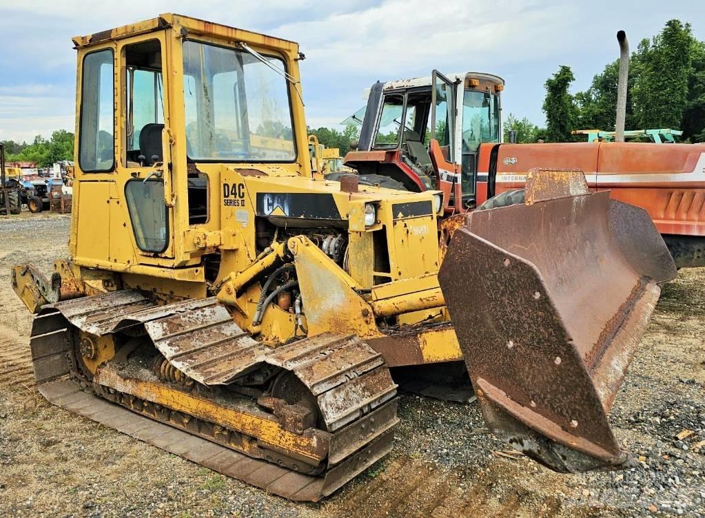CAT D 4 C Buldožerji goseničarji