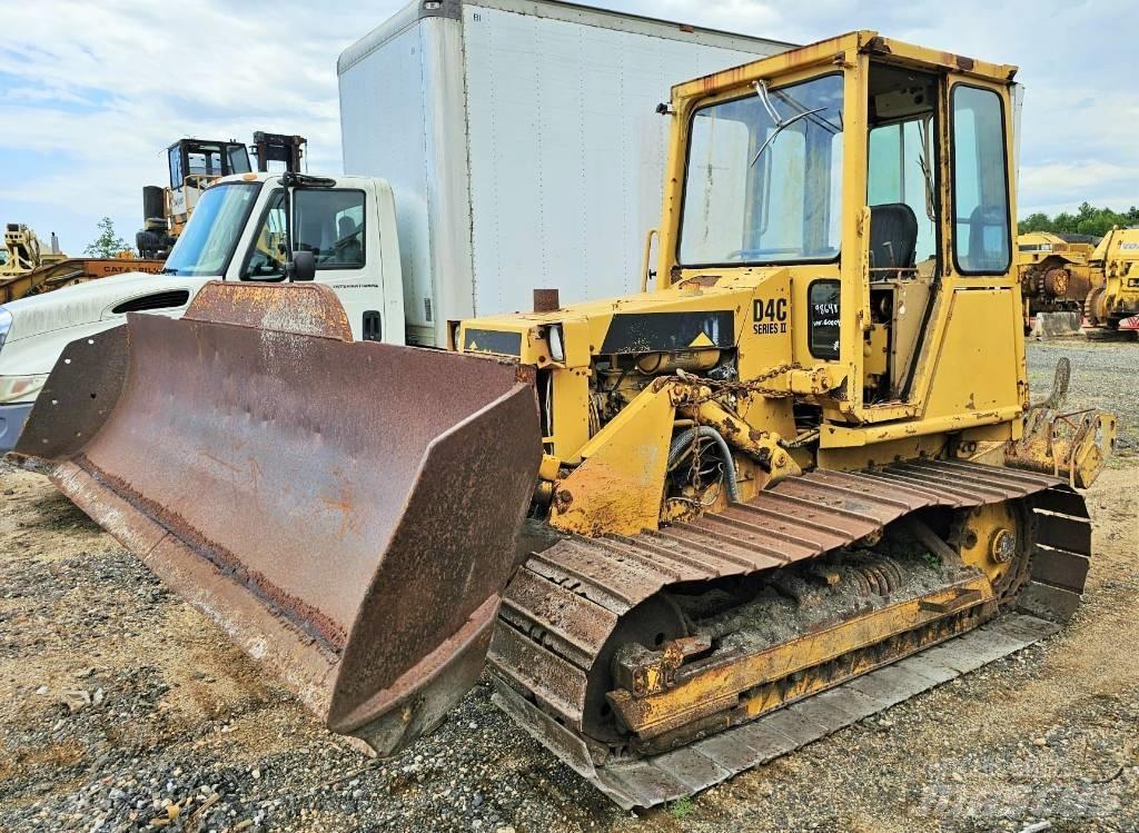 CAT D 4 C Buldožerji goseničarji