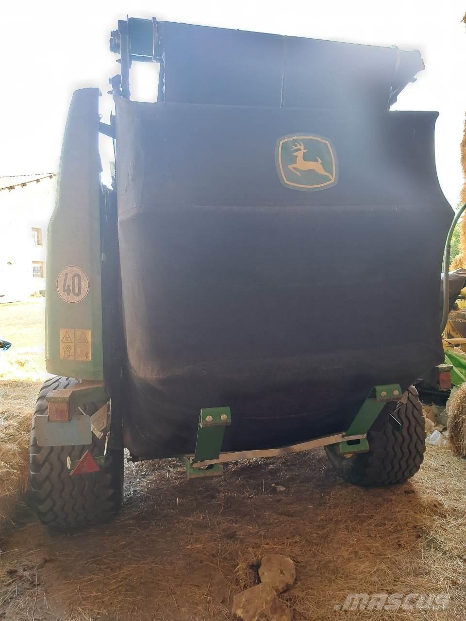 John Deere 990 Balirke (okrogle bale)
