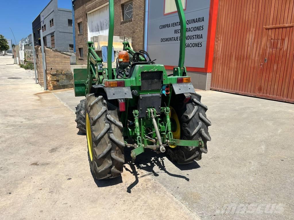 John Deere 946 Traktorji