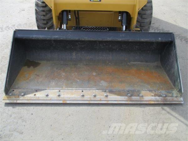 CAT 236 D Skid steer mini nakladalci