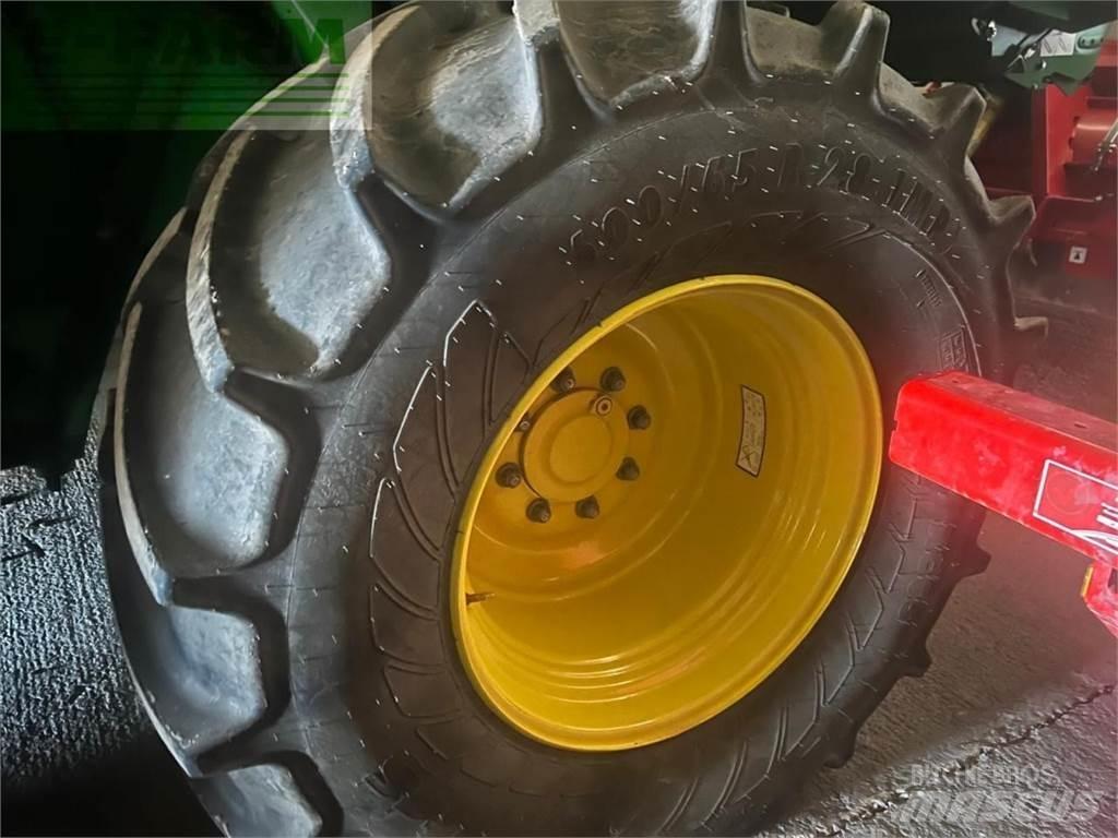 John Deere T550 Kombajni