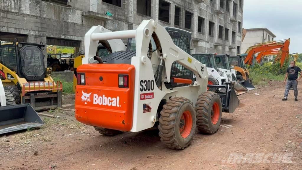 Bobcat S 300 Skid steer mini nakladalci