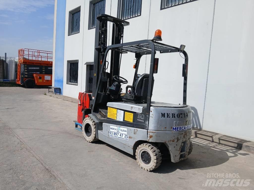 Nissan GQ02 L 30 CU Električni viličarji