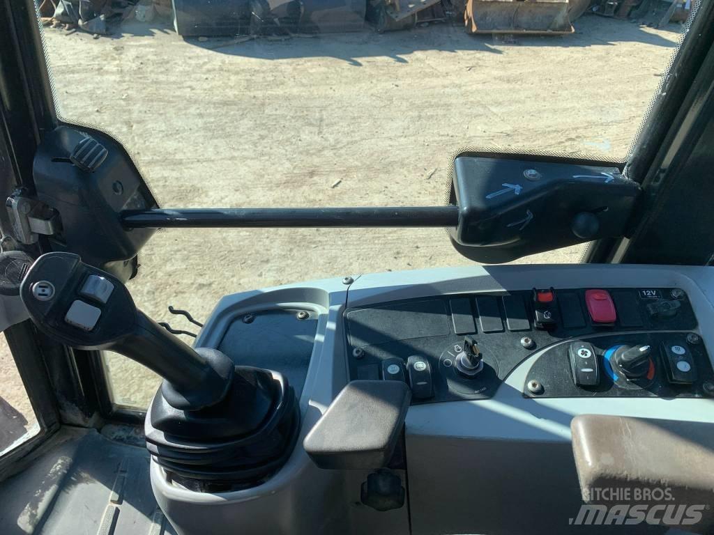 CAT 908H Kolesni nakladalci