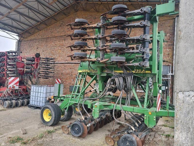 John Deere 750 A Sejalnice
