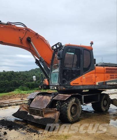 Doosan DX 210 W Bagri na kolesih