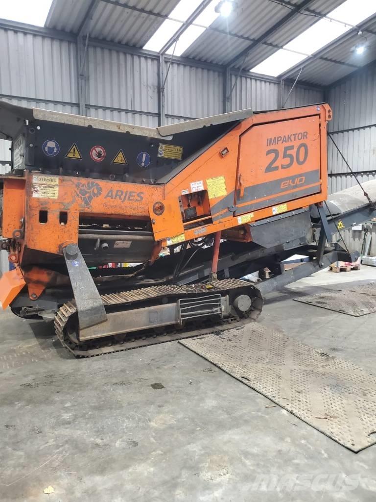 Arjes 250 Evo Mobilni drobilniki