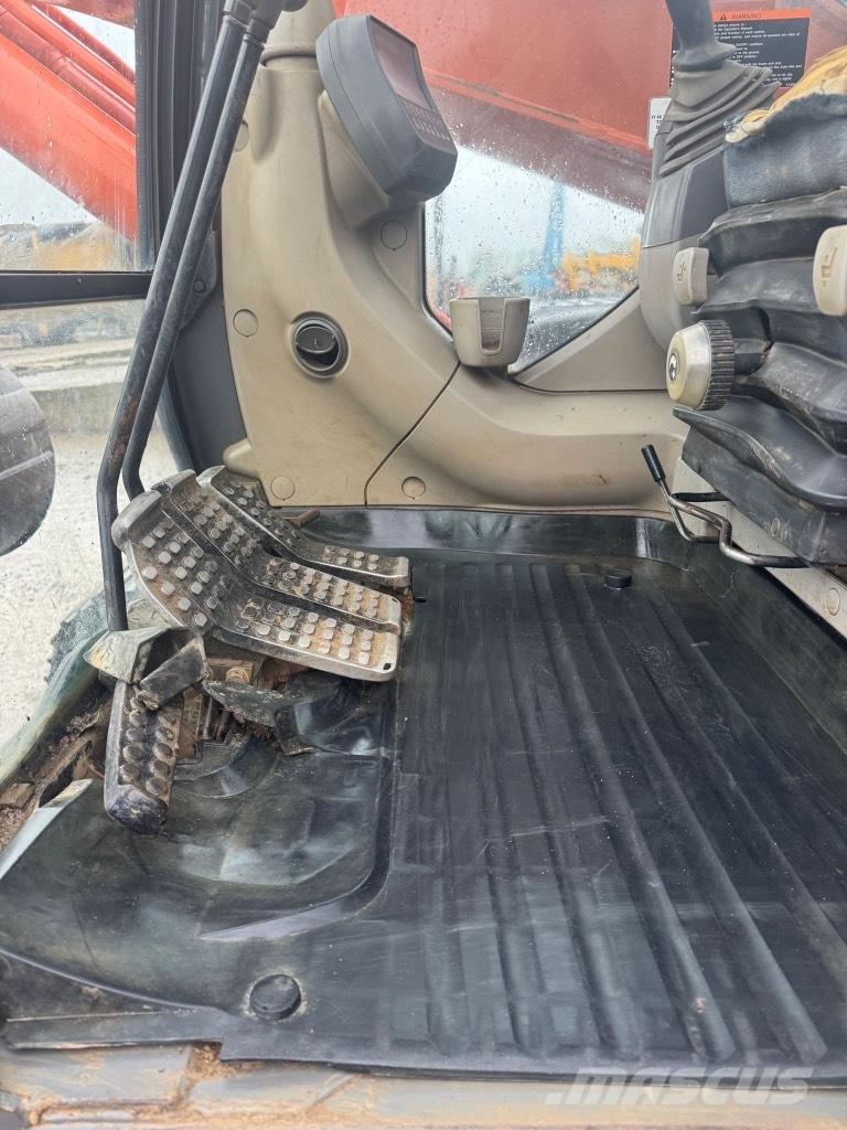 Hitachi zx210 Bagri goseničarji