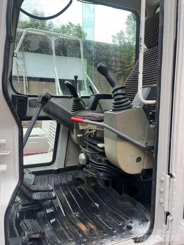 Takeuchi TB 160C Bagri goseničarji