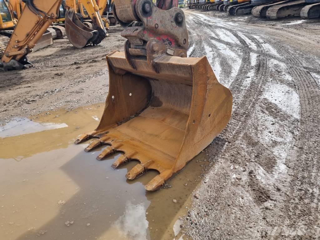 JCB JS220 LC T4 Bagri goseničarji