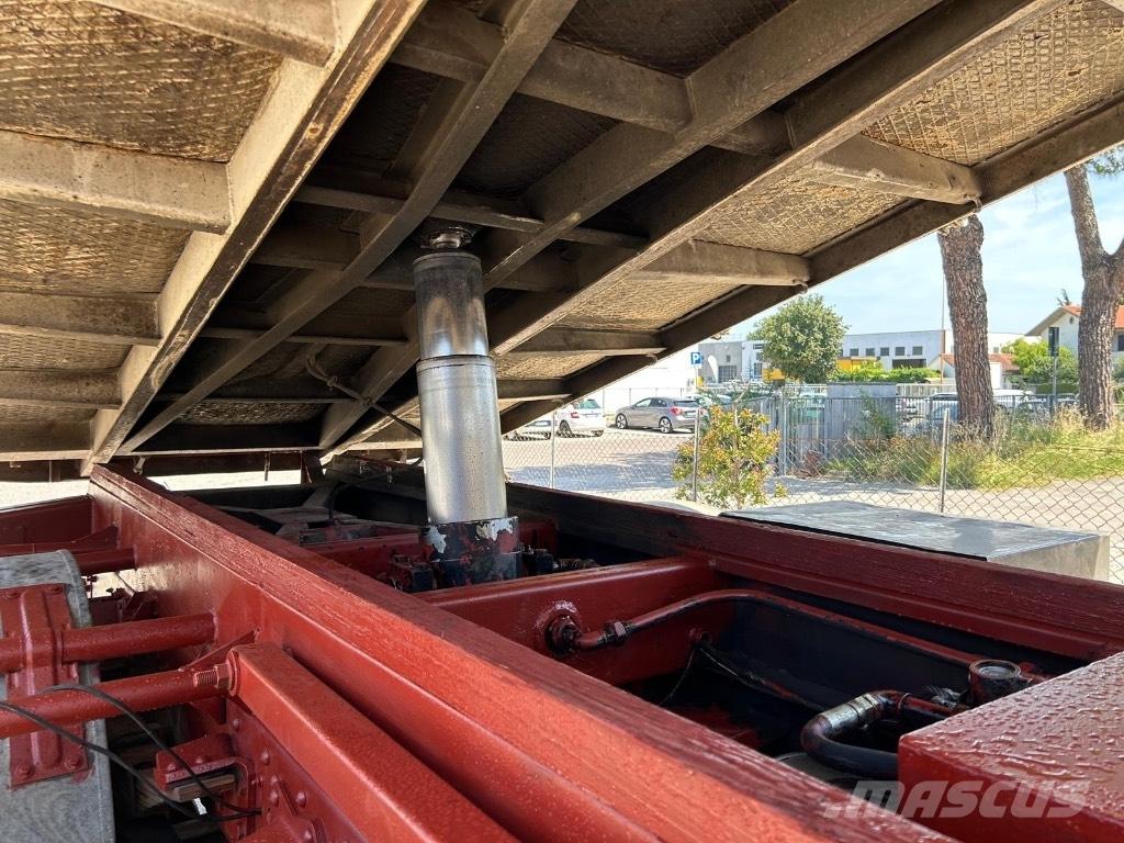 Iveco 120E18K Tovornjaki s kesonom/platojem