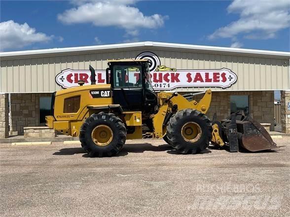CAT 930M Kolesni nakladalci