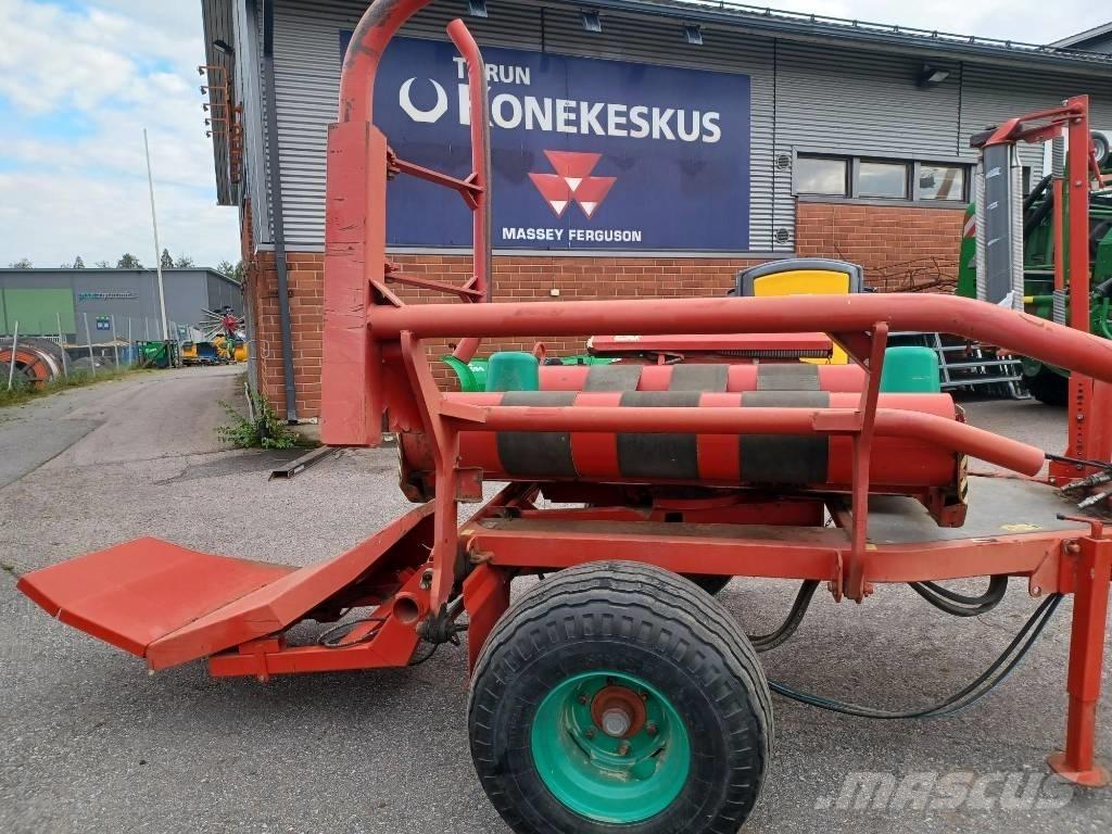 Kverneland 7517 Stroji za zavijanje