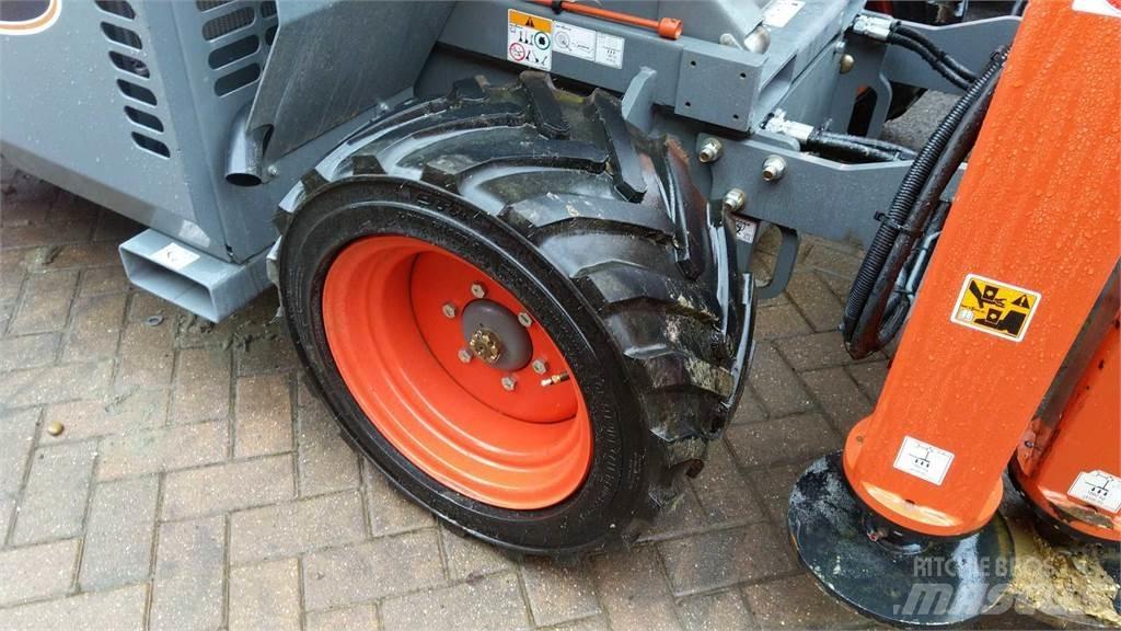SkyJack 6832RT Škarjaste dvižne ploščadi