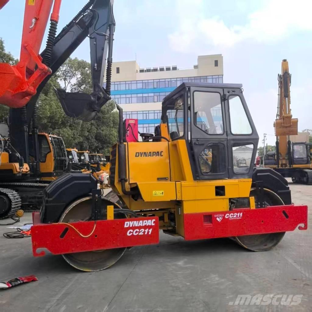 Dynapac CC211 Dvojni valjarji